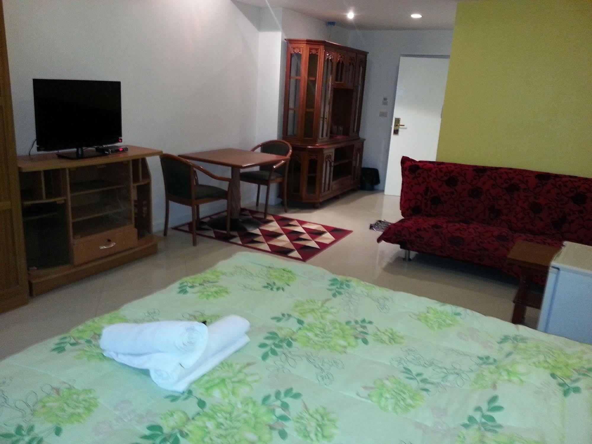 Daisy Residence Jomtien Beach Exterior foto